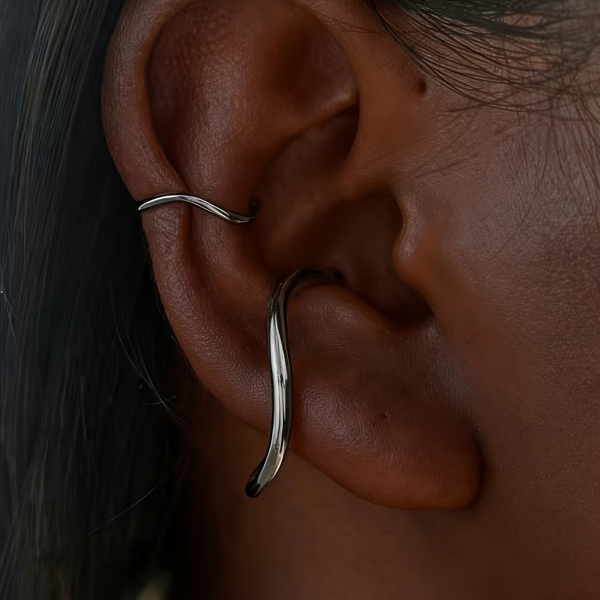 Women's 2pcs Single-Ear Minimalist Asymmetrical Twisted Ear Clips